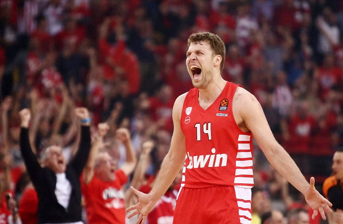 Βεζένκοφ: Ολοκληρώθηκε το κρίσιμο 48ωρο και ανακοινώνεται από τον Ολυμπιακό