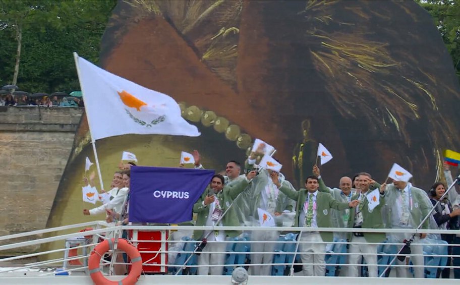 Ολυμπιακοί Αγώνες 2024: Η είσοδος της Κύπρου τη στιγμή που ξεκινούσε η ενότητα “fraternite” 
