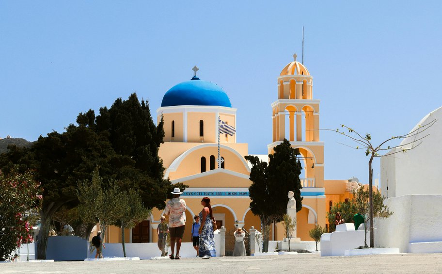 AFP: Ασφυξία απ’ τους τουρίστες στο πιο «ινσταγκραμικό» νησί της Ελλάδας
