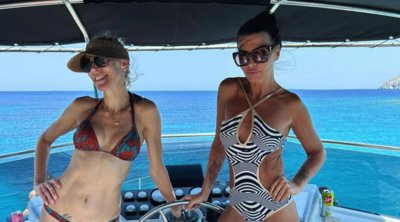 Νίνα Λοτσάρη-Ζέτα Δούκα: «Μαγνητίζουν» τα βλέμματα στην παραλία με τη sexy σιλουέτα τους
