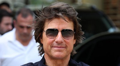 Εμφάνιση-έκπληξη του Tom Cruise στο Παρίσι για να παρακολουθήσει τις Αμερικανίδες στην κολύμβηση
