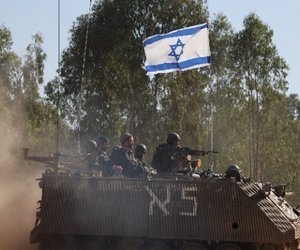Το Ισραήλ εξαπολύει αεροπορικούς βομβαρδισμούς εναντίον θέσεων της Χεζμπολάx στον Λίβανο