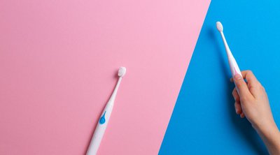 Περιστρεφόμενη ηλεκτρική οδοντόβουρτσα ή ηχητική οδοντόβουρτσα; Ποια είναι η καλύτερη;
