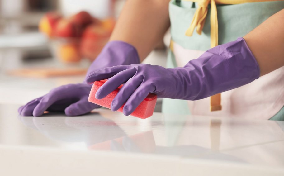 Τι δεν πρέπει να καθαρίζετε ποτέ με σαπούνι – 10 αντικείμενα που «απαγορεύονται»