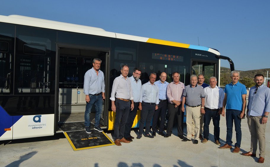 Σταϊκούρας: 211 νέα λεωφορεία σε περιαστικές γραμμές της Αττικής 
