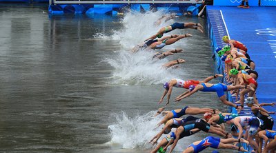 Ολυμπιακοί Αγώνες: Ιστορική στιγμή στον Σηκουάνα - Τα κατάφεραν και κολύμπησαν οι αθλήτριες του τριάθλου - ΒΙΝΤΕΟ
