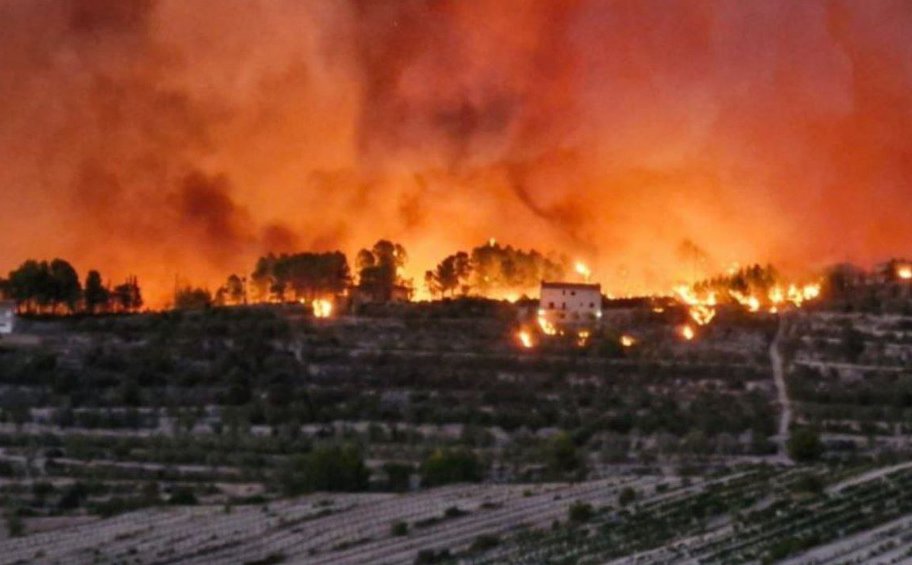 Ισπανία: Δύο δασικές πυρκαγιές μαίνονται στα ανατολικά της χώρας - ΒΙΝΤΕΟ