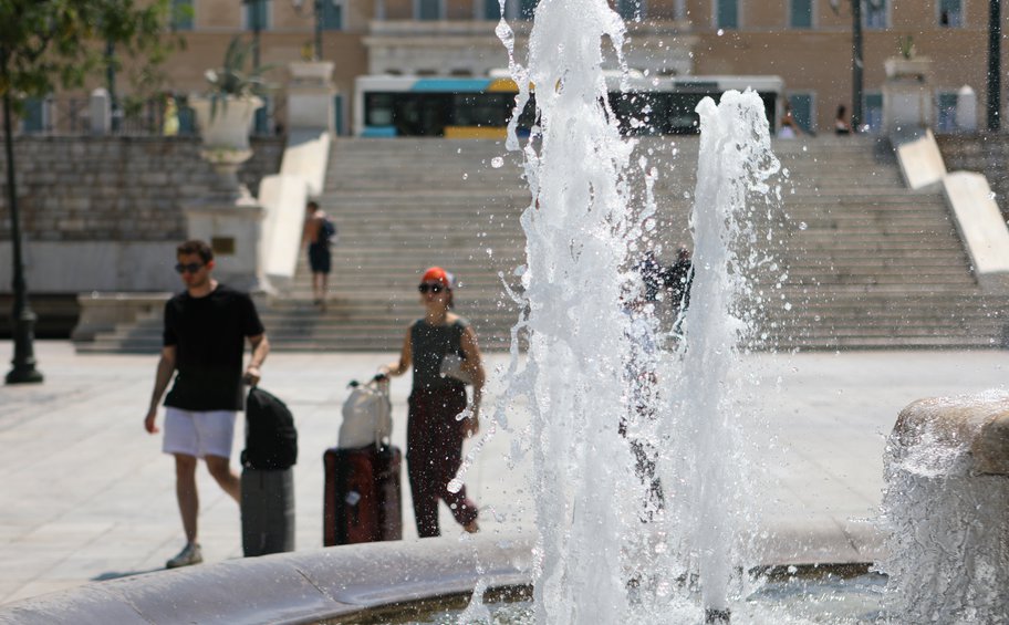 Καιρός: Mε 38°C και μποφόρ μπαίνει ο Αύγουστος