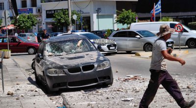 Ναύπλιο: Μπαλκόνι κατέρρευσε σε αυτοκίνητα - ΕΙΚΟΝΕΣ