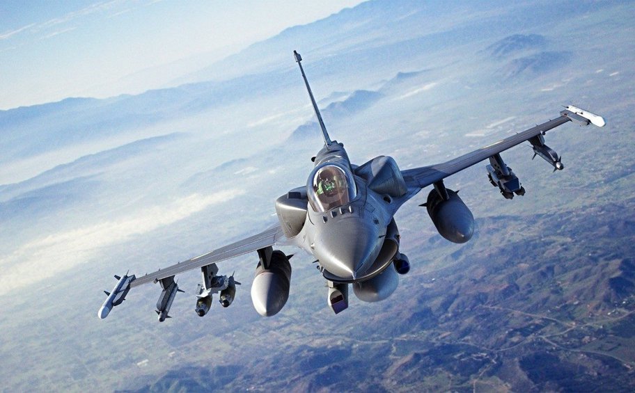 Ουκρανία: Τα πρώτα F-16 παραδόθηκαν στο Κίεβο