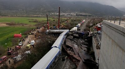 Τέμπη: Οργισμένοι οι συγγενείς των θυμάτων για την αποφυλάκιση του σταθμάρχη 