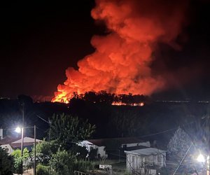 Μεσολόγγι: Πυρκαγιά κοντά σε οικισμό Ρομά - ΕΙΚΟΝΕΣ