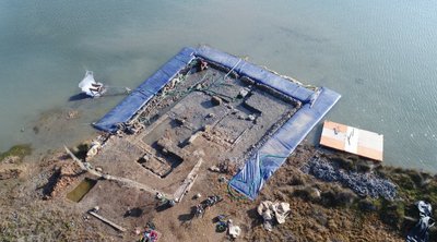 Σαλαμίνα: Aρχαίο κτήριο με έξι δωμάτια και πλήθος κεραμικών έφερε στο φως η υποβρύχια έρευνα