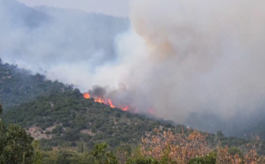 Ροδόπη: Μαίνεται η πυρκαγιά στη Νέα Σάντα 