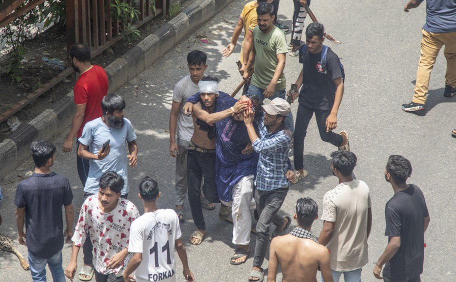 Μπαγκλαντές: Τουλάχιστον 43 νεκροί από συγκρούσεις με την αστυνομία