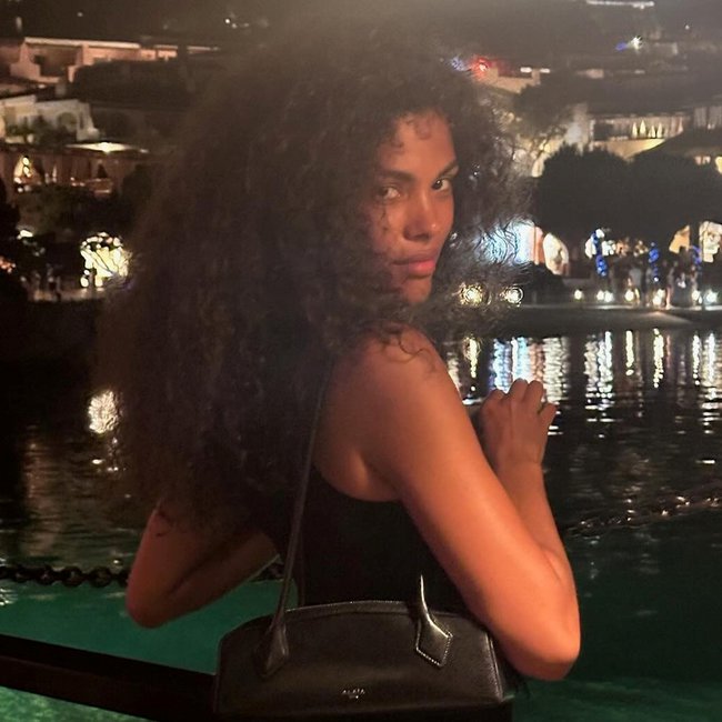 Tina Kunakey: Στην Ελλάδα για τις καλοκαιρινές της διακοπές η πρώην του Vincent Cassel