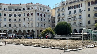 «Λίφτινγκ» στους κίονες της Αριστοτέλους ξεκίνησε ο δήμος Θεσσαλονίκης
