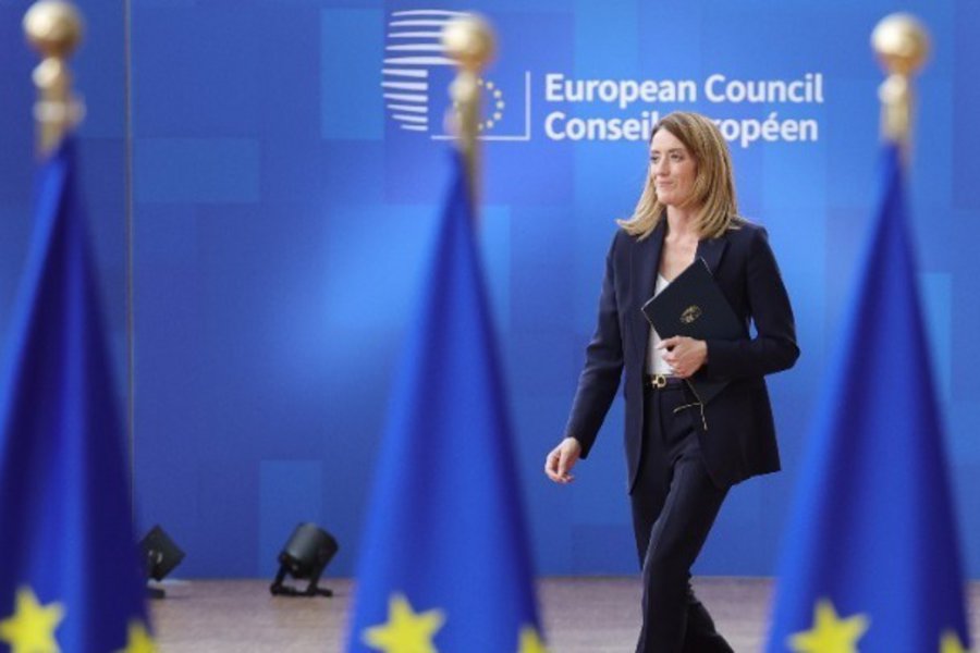 Η Ρομπέρτα Μέτσολα επανεξελέγη πρόεδρος του Ευρωκοινοβουλίου