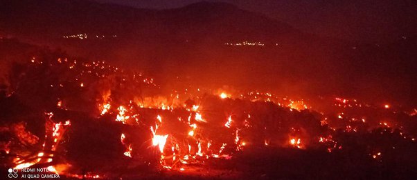 Φωτιά στο Ρέθυμνο: Ολονύχτια μάχη με τις φλόγες - Εκκενώθηκαν 9 χωριά