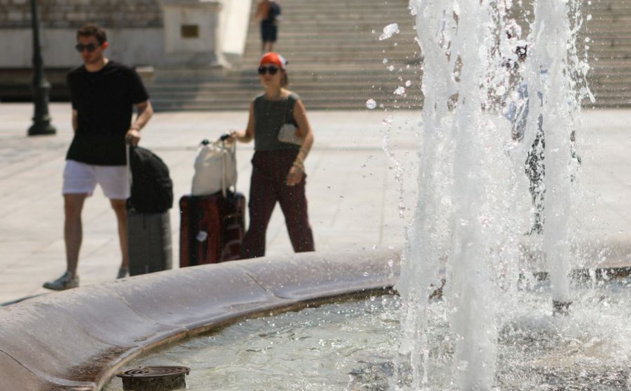 Καιρός: Zέστη και ισχυρά μελτέμια - Η πρόγνωση για το Σαββατοκύριακο