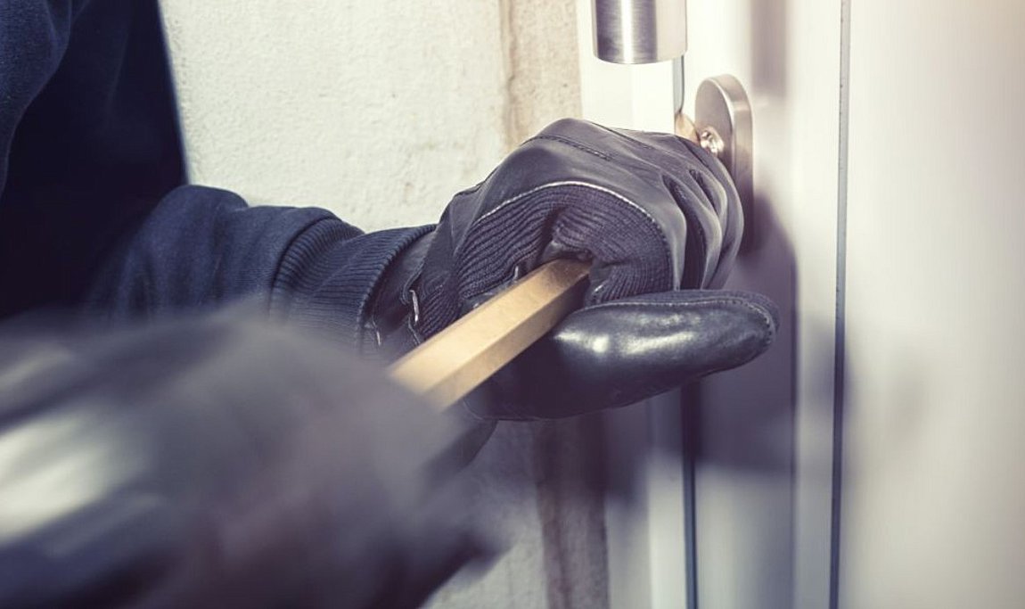 Αχαΐα: Διάρρηξη με λεία ράβδους χρυσού και πίνακες αξίας 250.000 ευρώ