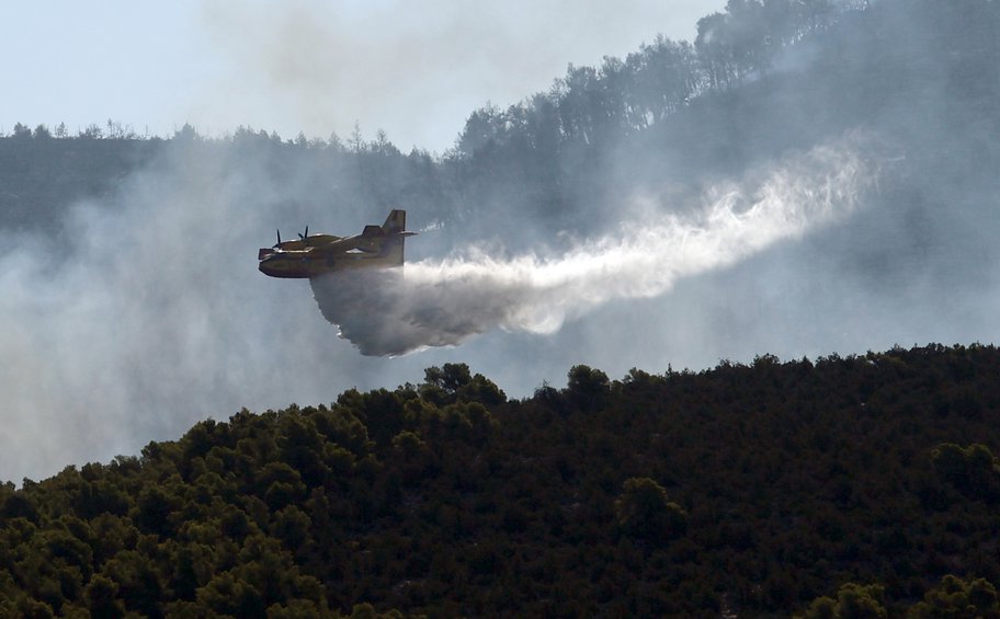 Πυρκαγιές: Μηνύματα του 112 και εκκενώσεις οικισμών σε Βαρνάβα και Μέγαρα - Πού αλλού υπάρχουν ενεργά μέτωπα 