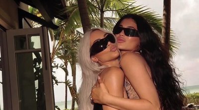 Kim Kardashian σε Kyllie Jenner: «Ευχαριστώ το σύμπαν που με ευλόγησε με μια γλυκιά αδερφή σαν κι εσένα»