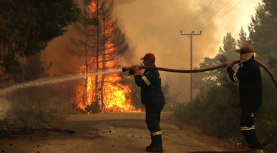 Καιρός: Σε «κόκκινο» συναγερμό για φωτιές όλη η χώρα - Φόβοι ακόμα και για mega fires 