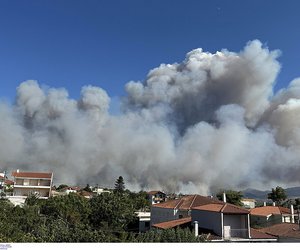 Φωτιά στην Αττική: O καπνός έχει διανύσει 300 χιλιόμετρα - Εικόνα από δορυφόρο