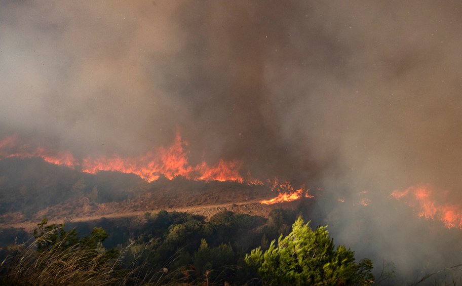 Φωτιά στη Βορειοανατολική Αττική: Αναβολή της άφιξης στις παιδικές κατασκηνώσεις του δήμου Αθηναίων στον Άγιο Ανδρέα