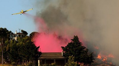 Πύρινη κόλαση στη ΒΑ Αττική: Πέρασε στην Πεντέλη η φωτιά – Εκκενώνονται οικισμοί 