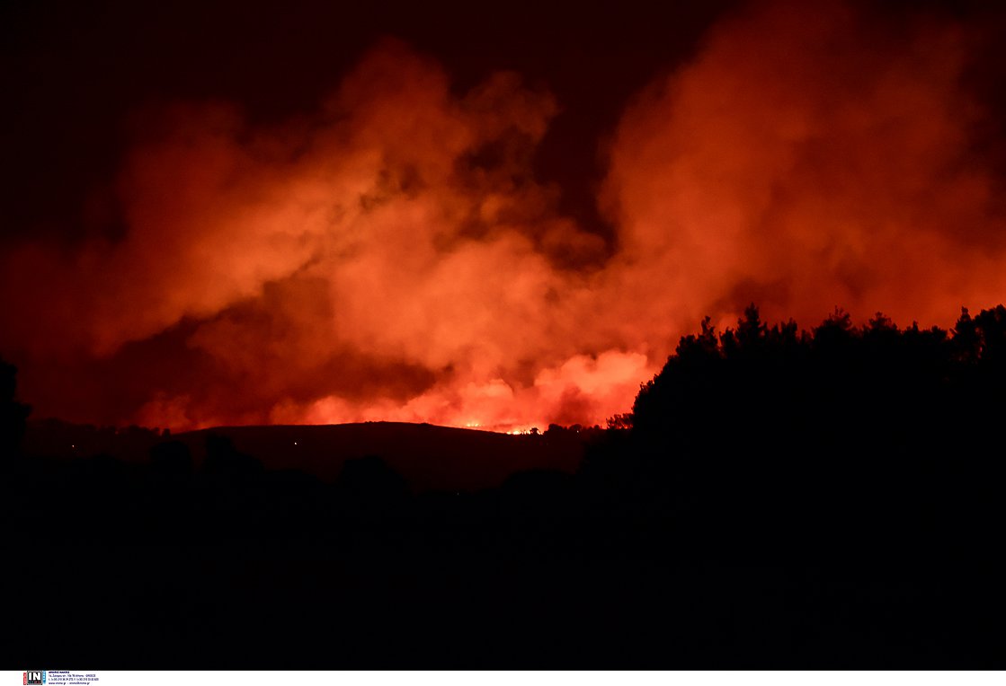 Φωτιά στην Αττική: Οι τέσσερις λόγοι που επεκτάθηκε τόσο γρήγορα