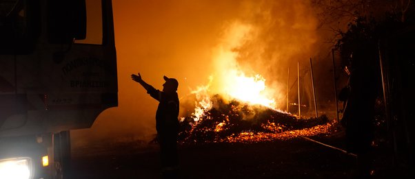 Φωτιά στην Αττική: Μητέρα δύο παιδιών η γυναίκα που απανθρακώθηκε - Το χρονικό της τραγωδίας 