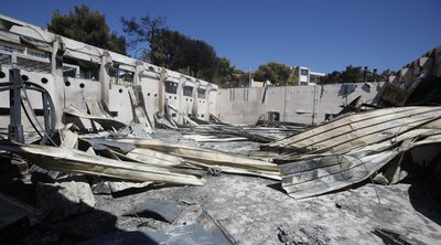 Φωτιά στην Αττική: Κάηκε ολοσχερώς το κλειστό γήπεδο στη Νέα Πεντέλη - ΕΙΚΟΝΕΣ