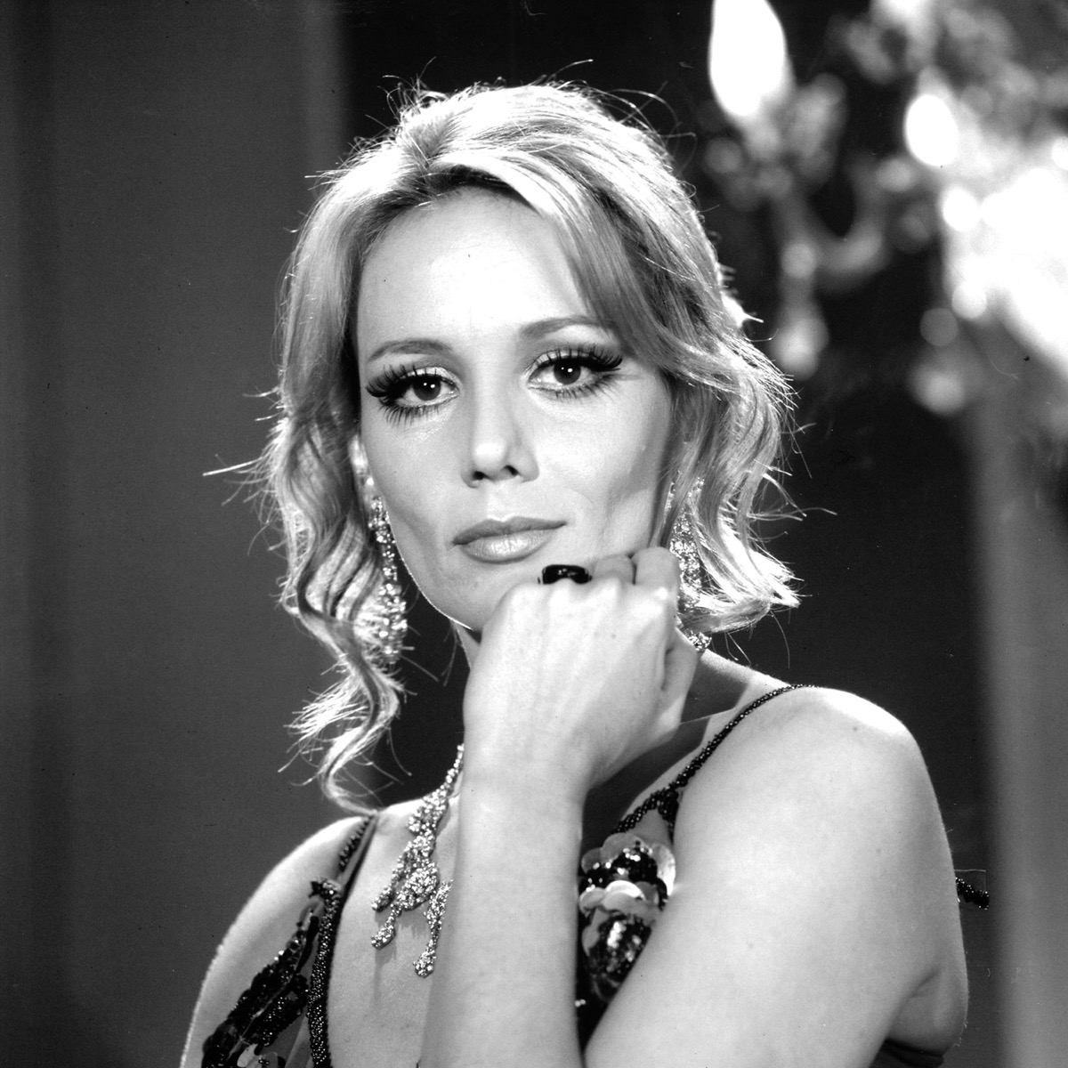 Μπέτυ Αρβανίτη: Αγνώριστη σε παιδική ηλικία – Σπάνια φωτογραφία