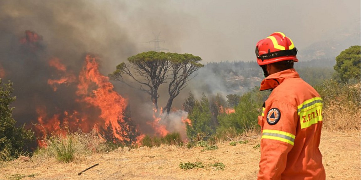 Καιρός: Επιστρέφουν τα «40άρια» – Υψηλός ο κίνδυνος πυρκαγιάς
