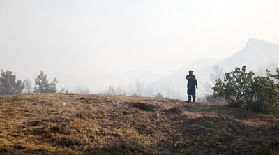 Καιρός: «40άρια» και άνεμοι 7 μποφόρ σήμερα - Οι περιοχές που κινδυνεύουν για εκδήλωση φωτιάς