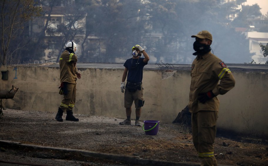 Φωτιά στην Αττική: Τα σενάρια που εξετάζουν οι Αρχές για το ξέσπασμα της πυρκαγιάς