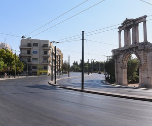 Δεκαπενταύγουστος: Έρημη πόλη η Αθήνα - ΕΙΚΟΝΕΣ 