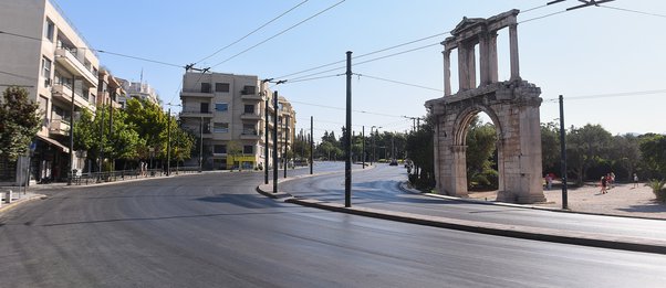 Δεκαπενταύγουστος: Έρημη πόλη η Αθήνα - ΕΙΚΟΝΕΣ 