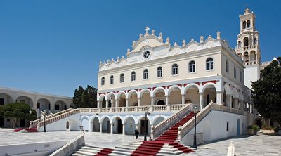 Κοίμηση της Θεοτόκου: Πώς γιορτάζεται ο Δεκαπενταύγουστος σε κάθε γωνιά της Ελλάδας
