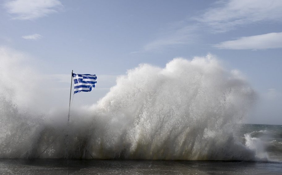 Καιρός: Θυελλώδεις άνεμοι και «40άρια» σήμερα 