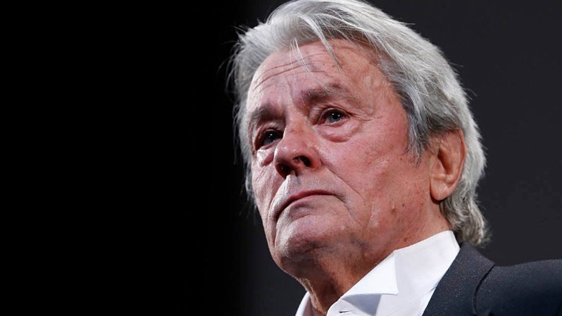 Alain Delon: H Hiromi Rollin αποκαλύπτει την τελευταία τους επικοινωνία – «Μου άφησε και ένα μήνυμα…»