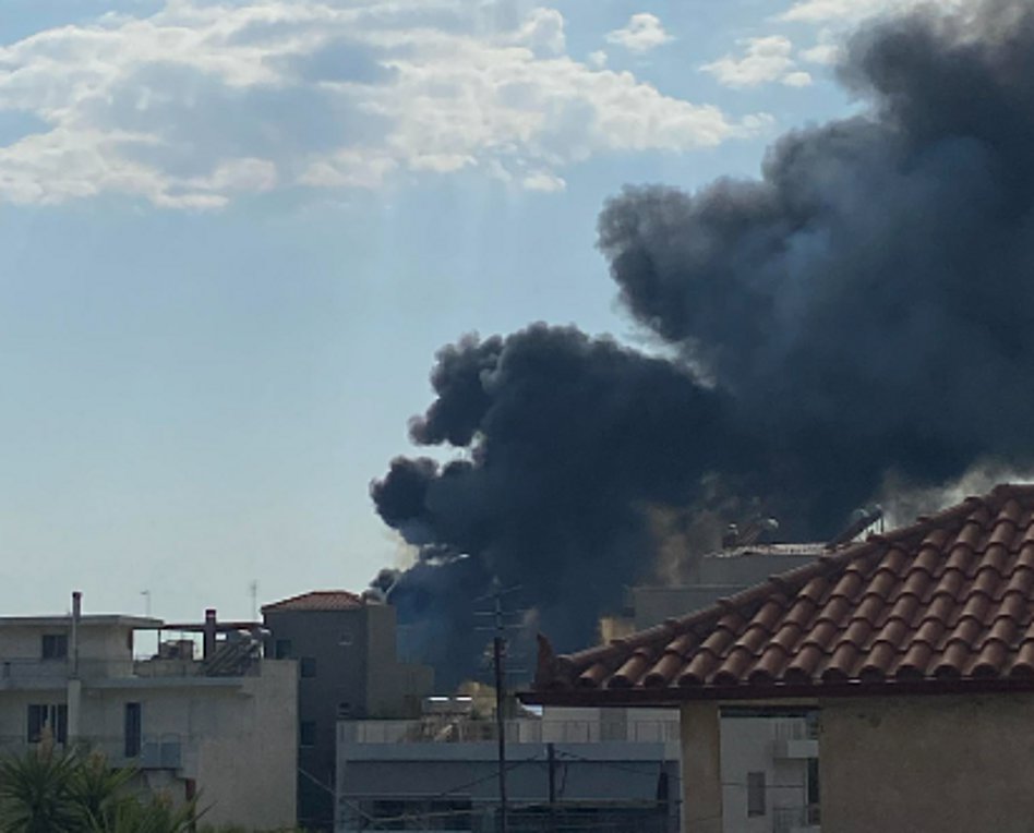 Καλαμάτα: Πυρκαγιά στην Αγία Τριάδα