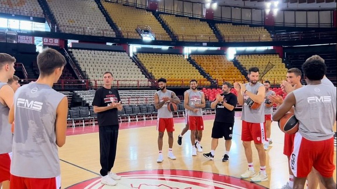 Πραγματοποιήθηκε η επίσημη «πρώτη» του Ολυμπιακού για τη νέα σεζόν – ΒΙΝΤΕΟ