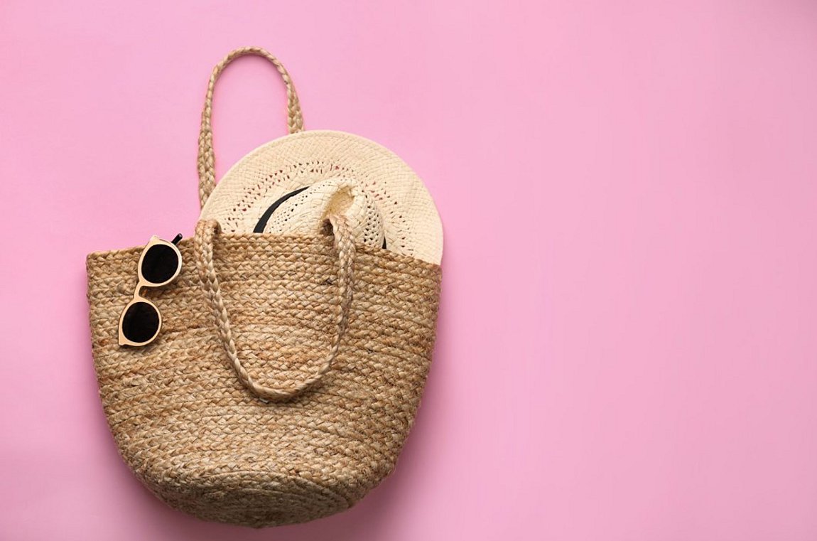 Πώς θα καθαρίσετε τα ψάθινα καλάθια και καπέλα σας