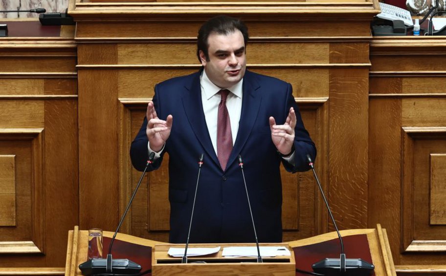 Πιερρακάκης: Αν ο γονιός δεν θελήσει να πληρώσει τη ζημιά από το παιδί του στο σχολείο, η οφειλή θα πηγαίνει στην εφορία