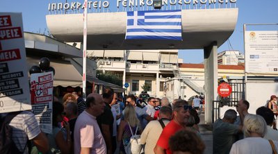 Θεσσαλονίκη: Ένταση ανάμεσα σε υγειονομικούς και ΜΑΤ - ΒΙΝΤΕΟ