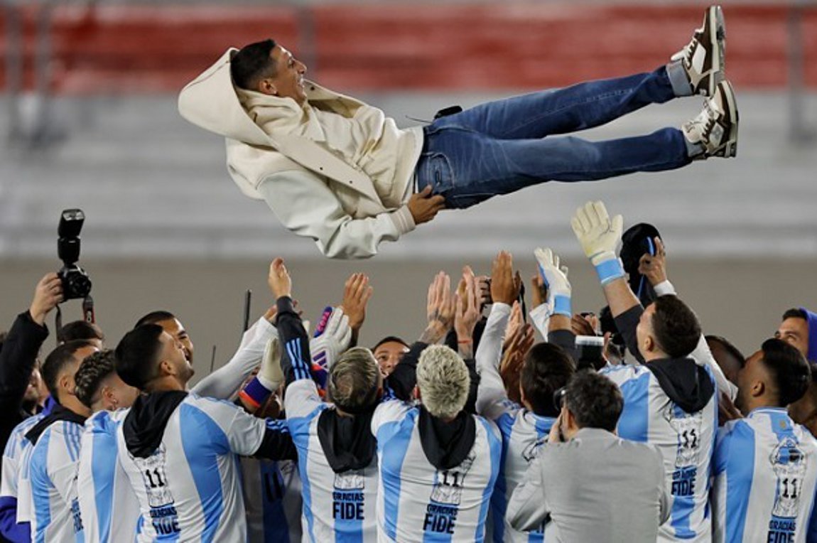 Μέσι σε Ντι Μαρία: «Θα μας λείψεις πολύ»