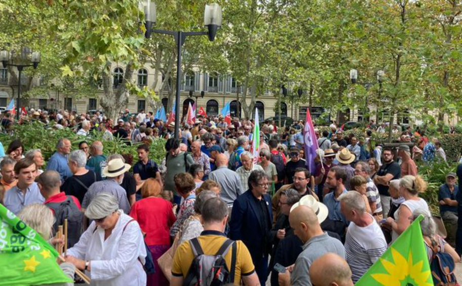 Γαλλία: Χιλιάδες άνθρωποι στους δρόμους για τον διορισμό του Μπαρνιέ στην πρωθυπουργία - BINTEO